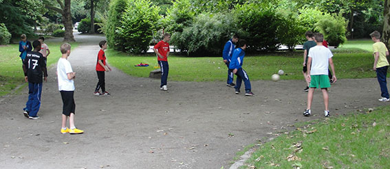 deutsch-polnisches Kicken im Park