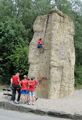 Hoch hinaus am Felsen