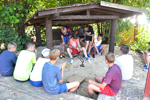 Wettbewerb, wer baggert am Sch&ouml;nsten