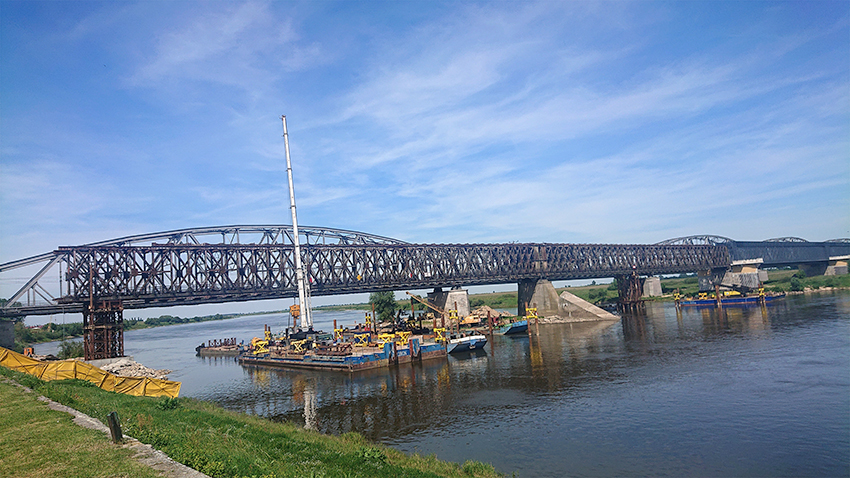 Blick auf die Weichsel mit den Weichselbrücken im Juni 2019