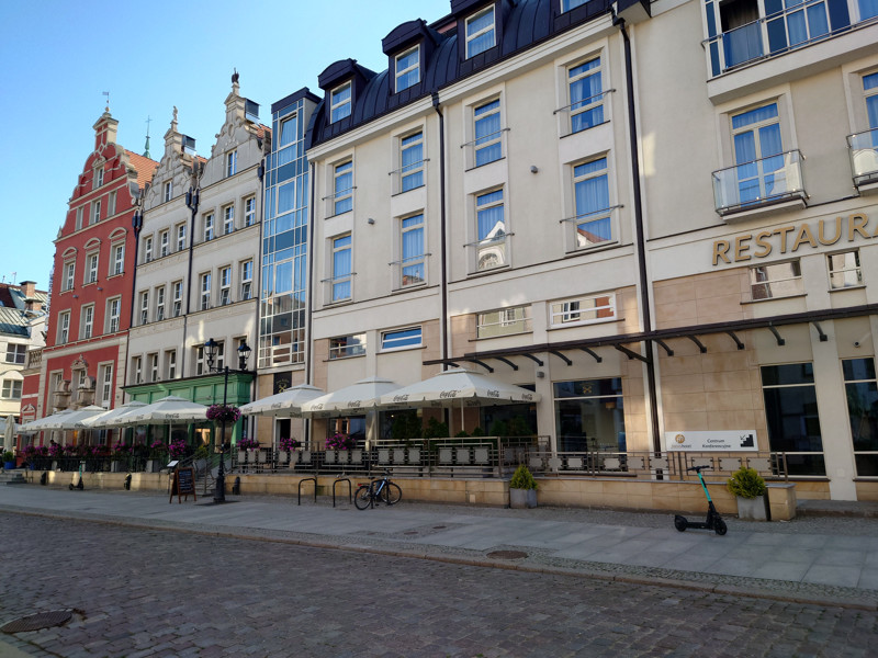 Straßenbild in der Altstadt von Elblàg.